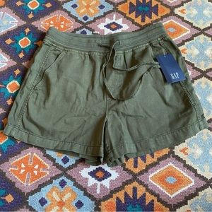 NWT GAP Khaki Green Cargo Shorts Adjustable Drawstring Shorts Size Small